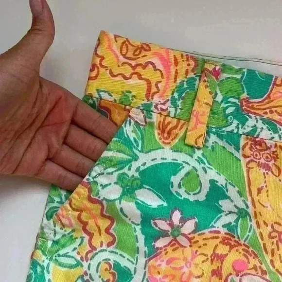Lilly Pulitzer Shorts Size 000 - Picture 3 of 5